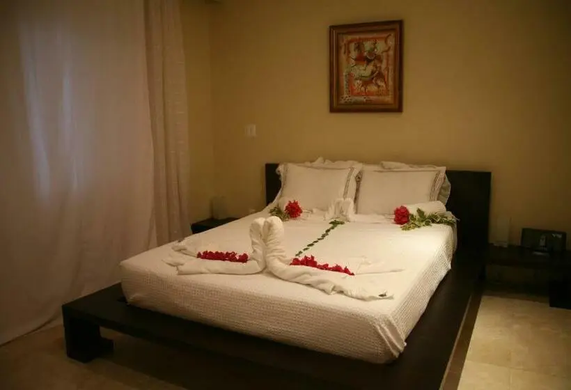استودیوی استاندارد, The Atrium Resort