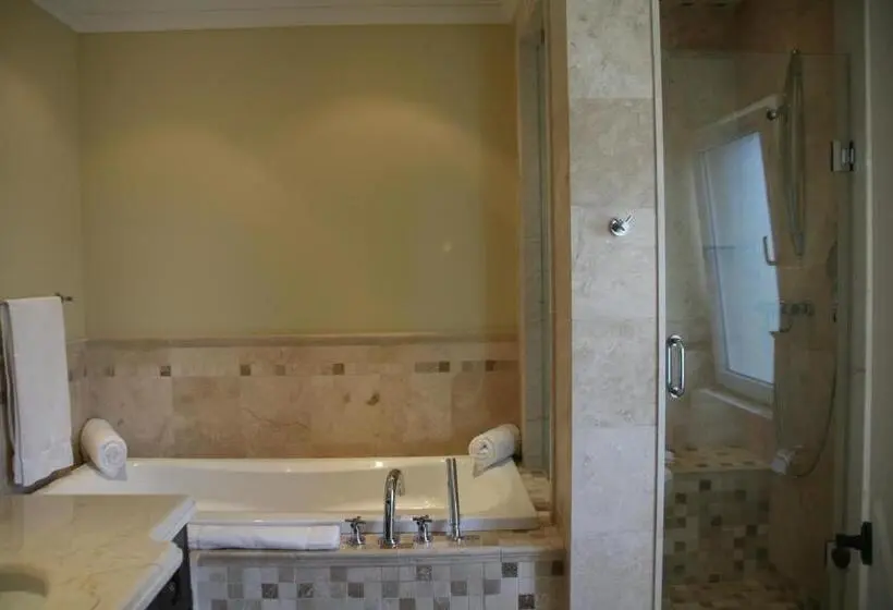 سوئیت 2 خوابه, The Atrium Resort
