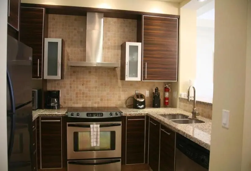 1 Bedroom Penthouse Apartment, The Atrium Resort