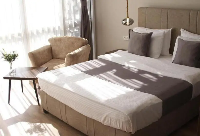 اتاق لوکس, Driada