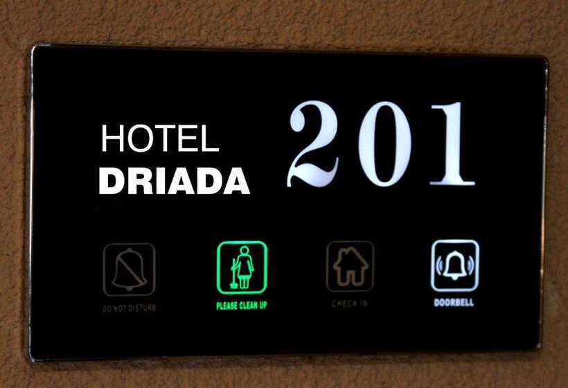 اتاق لوکس, Driada