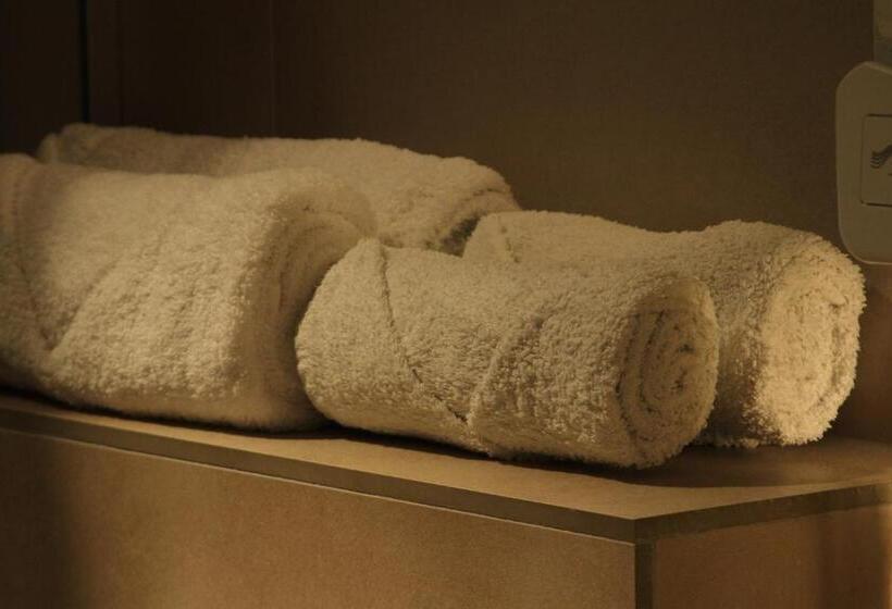 اتاق لوکس, Driada