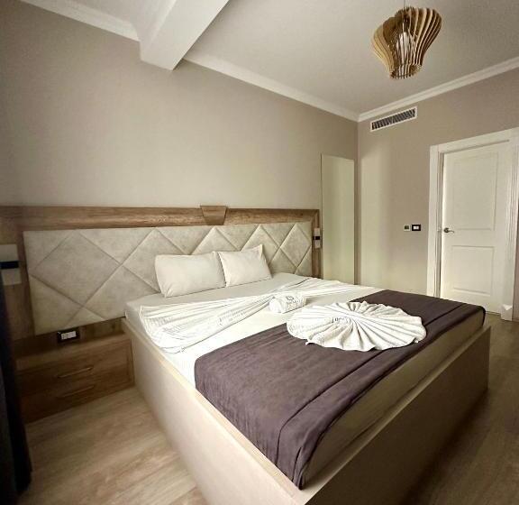 اتاق لوکس, Borea