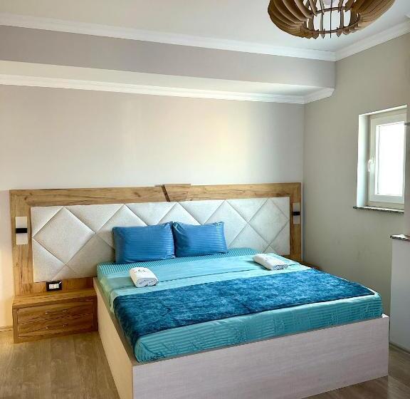 اتاق لوکس خانوادگی, Borea