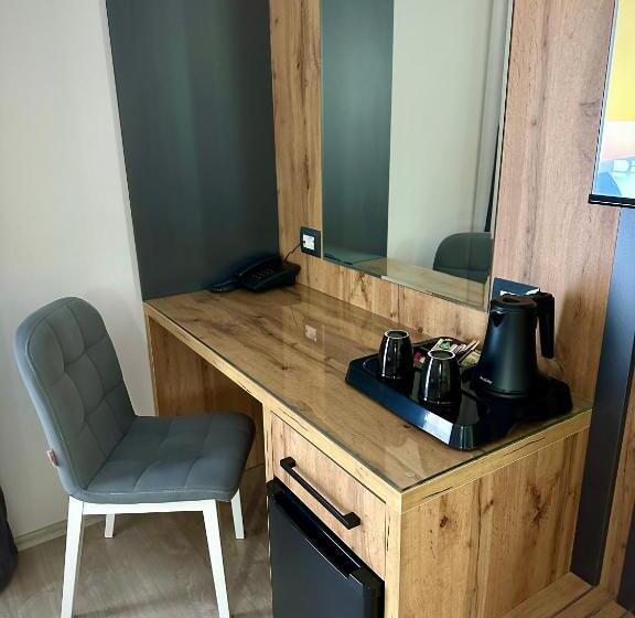 اتاق لوکس خانوادگی, Borea