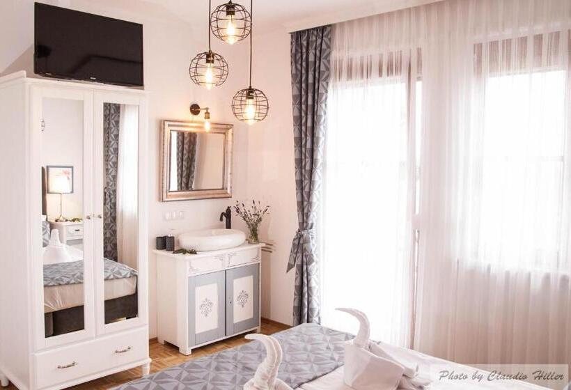 Номер Стандарт Вид на Озеро, Pension Amelie