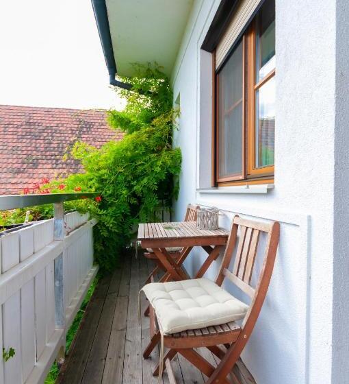 Номер Стандарт Вид на Озеро, Pension Amelie