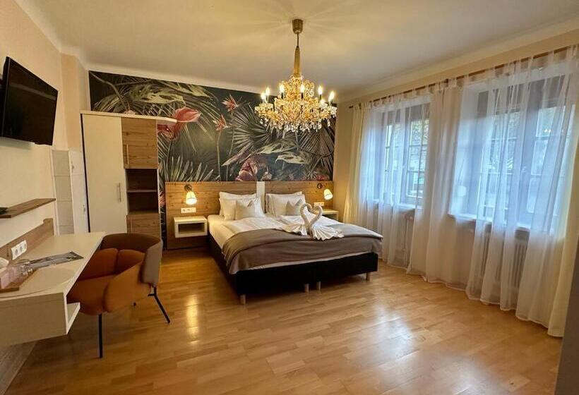 Люкс, Pension Amelie