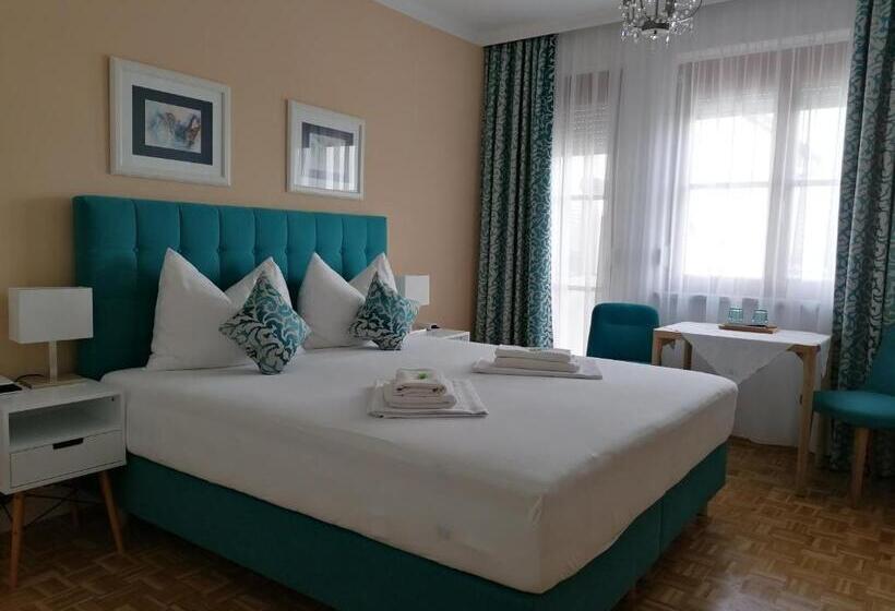 Номер Стандарт с Балконом, Pension Amelie