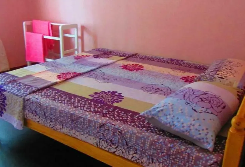 اتاق استاندارد با سرویس بهداشتی مشترک, Chami's Place