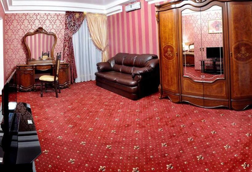 주니어 스위트, Garden Hall