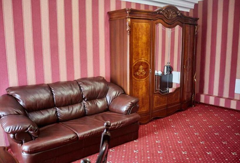 주니어 스위트, Garden Hall