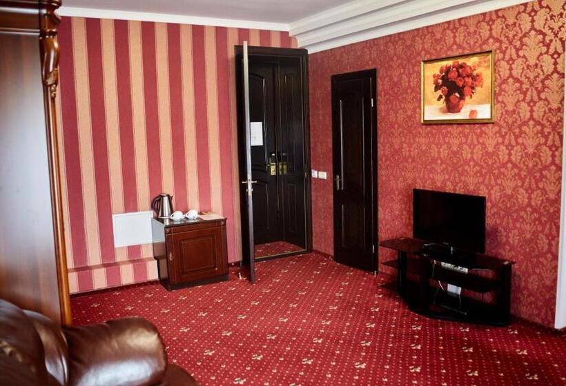 주니어 스위트, Garden Hall