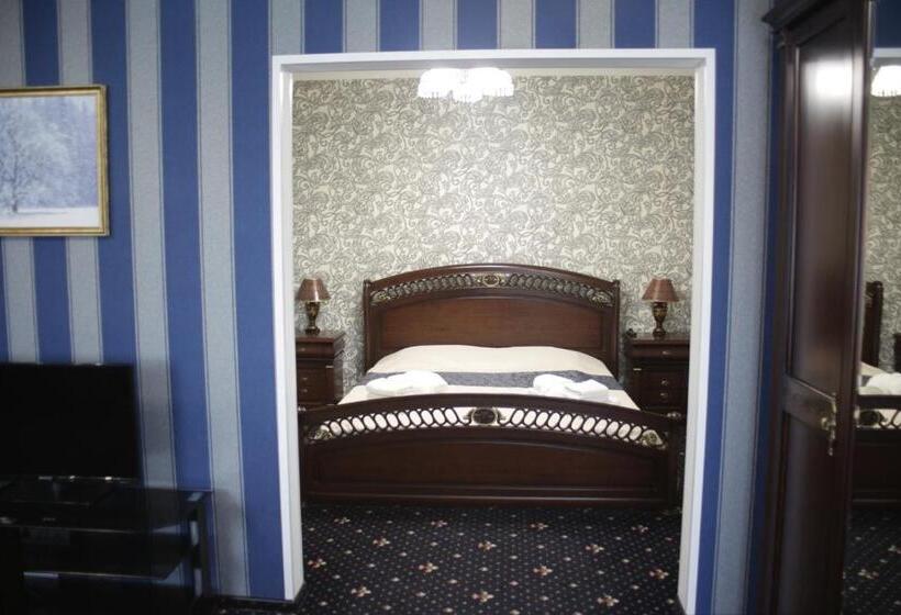 주니어 스위트, Garden Hall