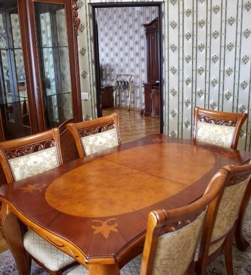 스위트, Garden Hall