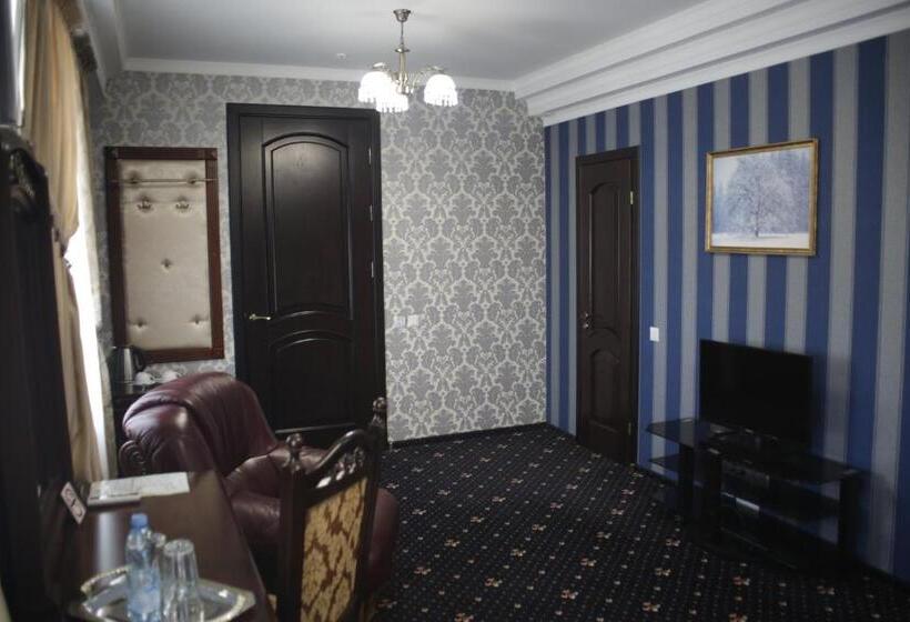 주니어 스위트, Garden Hall