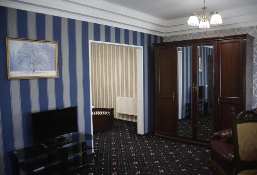 주니어 스위트, Garden Hall