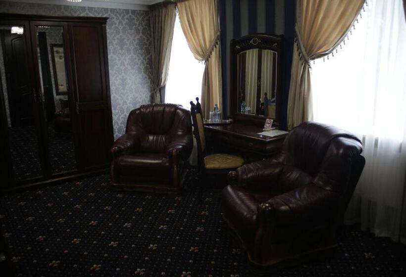 주니어 스위트, Garden Hall