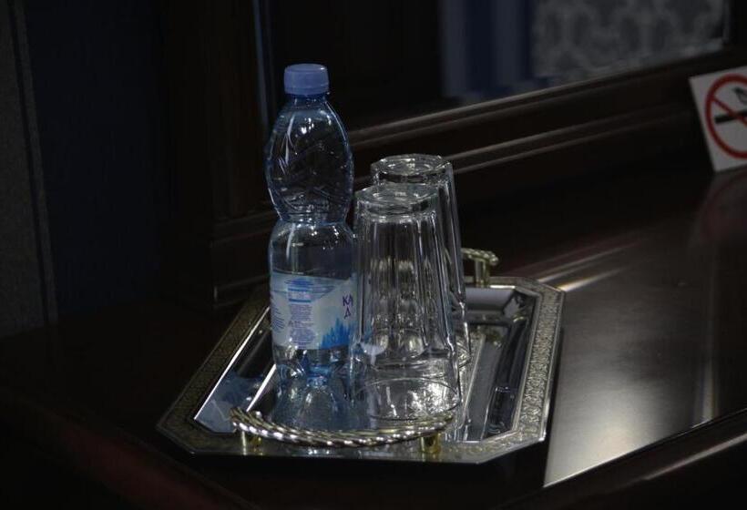 주니어 스위트, Garden Hall