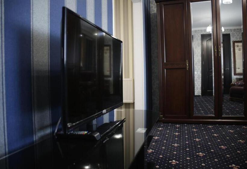 주니어 스위트, Garden Hall