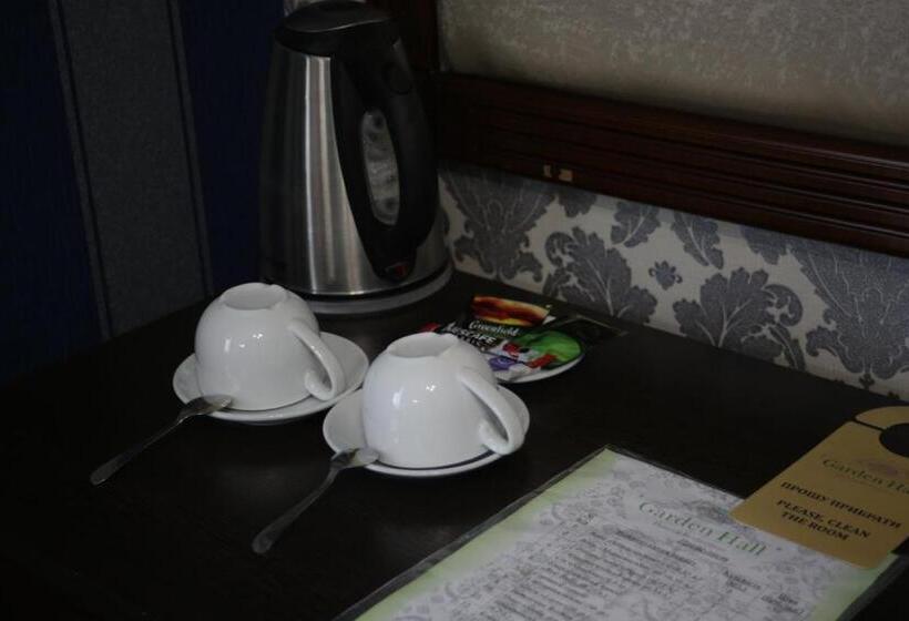 주니어 스위트, Garden Hall