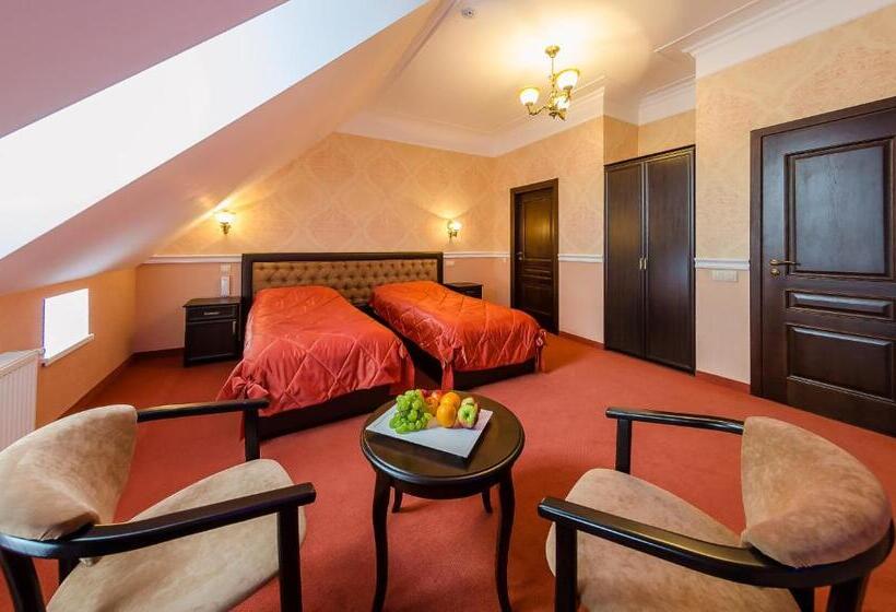 اتاق راحتی, Franz Hotel&restaurant