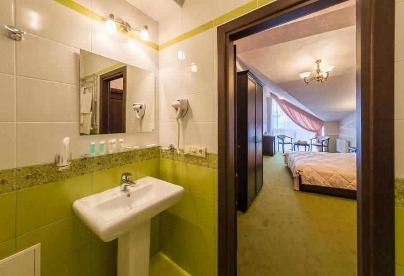 سوییت جونیور, Franz Hotel&restaurant