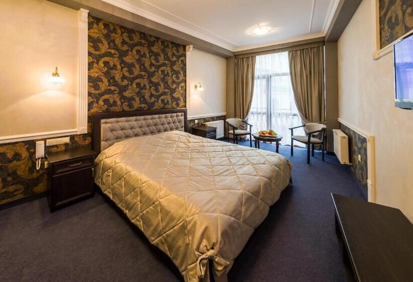 سوییت جونیور راحتی, Franz Hotel&restaurant