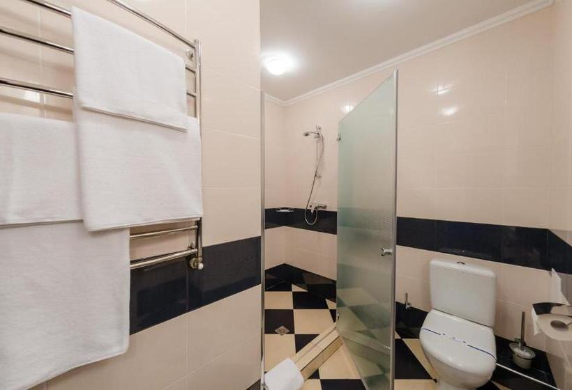 سوییت جونیور راحتی, Franz Hotel&restaurant