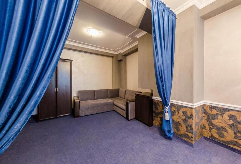 سوییت جونیور راحتی, Franz Hotel&restaurant