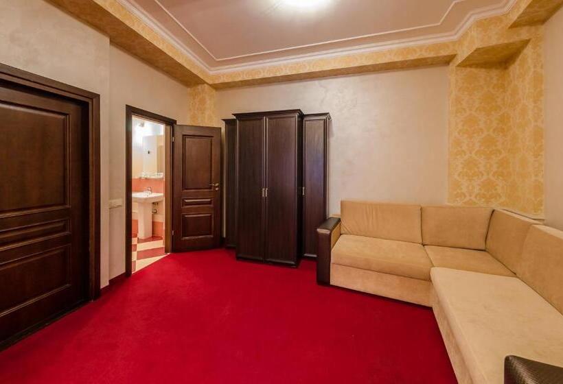 سوییت جونیور راحتی, Franz Hotel&restaurant