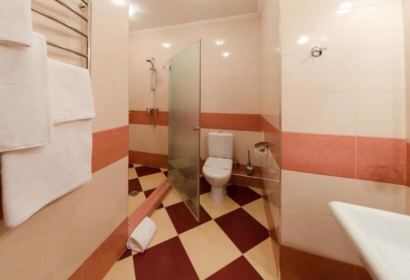 سوییت جونیور راحتی, Franz Hotel&restaurant