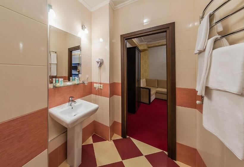 سوییت جونیور راحتی, Franz Hotel&restaurant