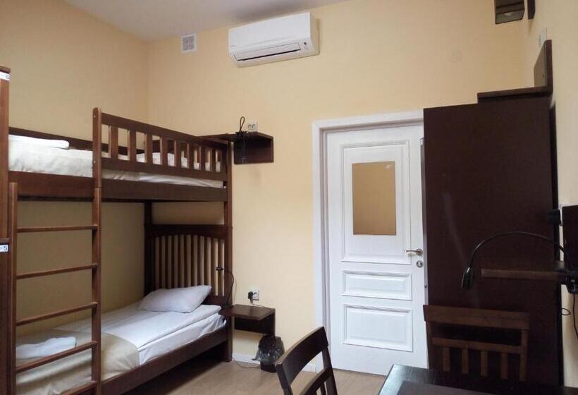 غرفة عائلية, Gar'is Hostel Lviv