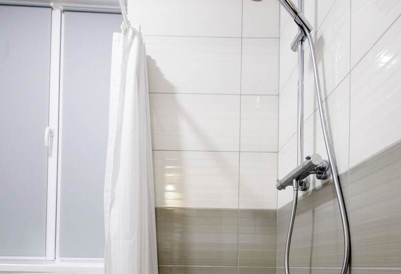 غرفة قياسية, Gar'is Hostel Lviv