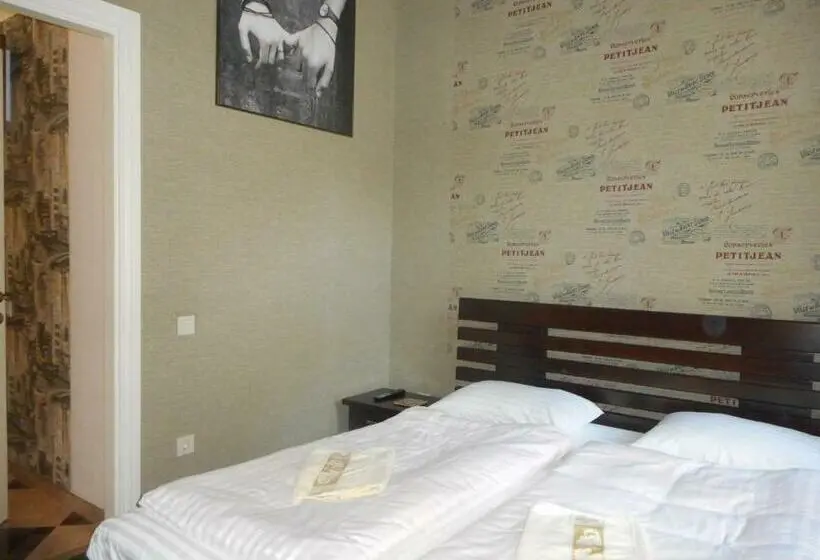 اتاق استاندارد با سرویس بهداشتی مشترک, Hostel Q ,15 хв до жд вокзалу