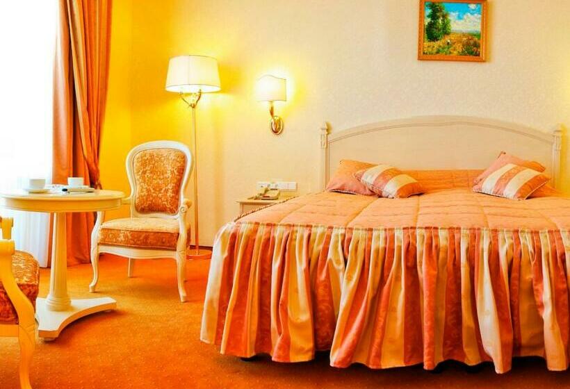 سوییت جونیور با چشم‌انداز شهر, Alleya Grand