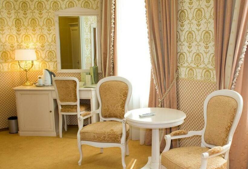 سوییت جونیور با چشم‌انداز شهر, Alleya Grand