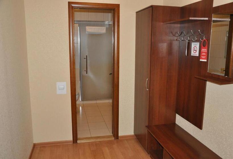 غرفة قياسية رباعية, Etna