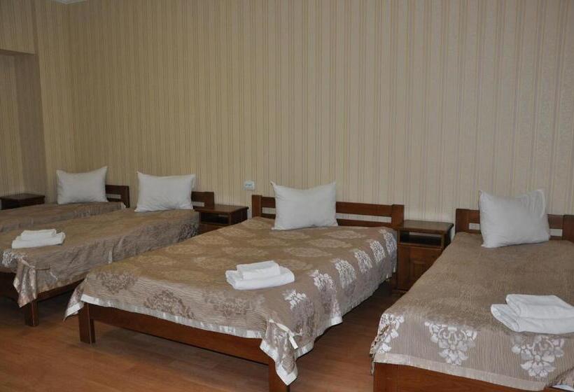 غرفة قياسية رباعية, Etna