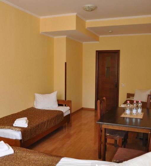 غرفة كومفورت ثلاثية, Etna