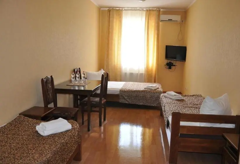3 Bett Komfort Zimmer, Etna