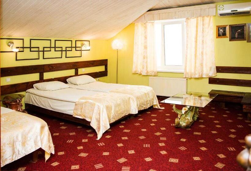 اتاق سوپریور سه تخته, Guest House De Rishelye