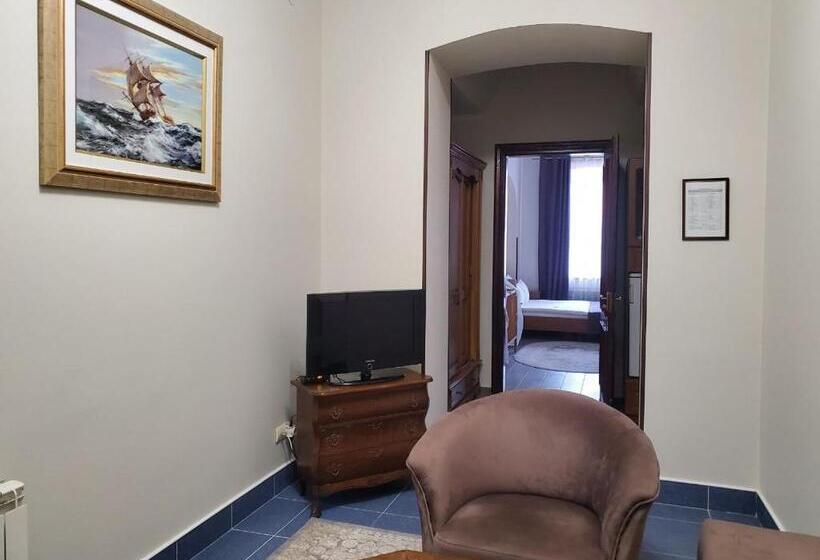 סוויטת ג'וניור, Hetman