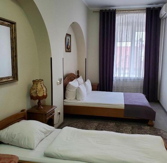 סוויטת ג'וניור משפחתית, Hetman