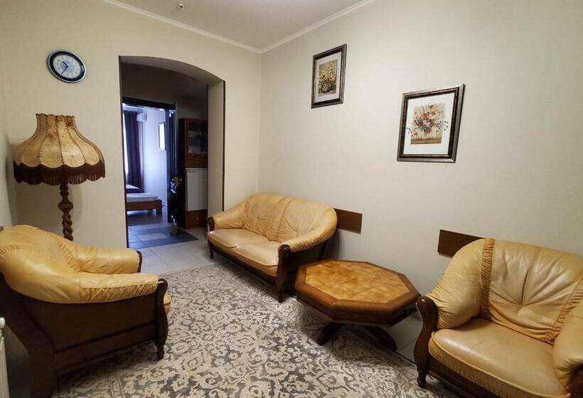 סוויטת ג'וניור משפחתית, Hetman