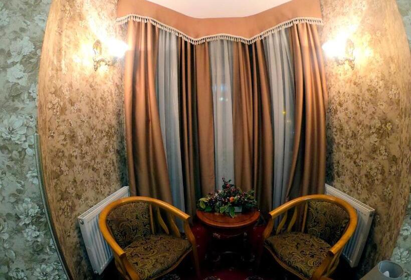 اتاق سوپریور, Lavilia