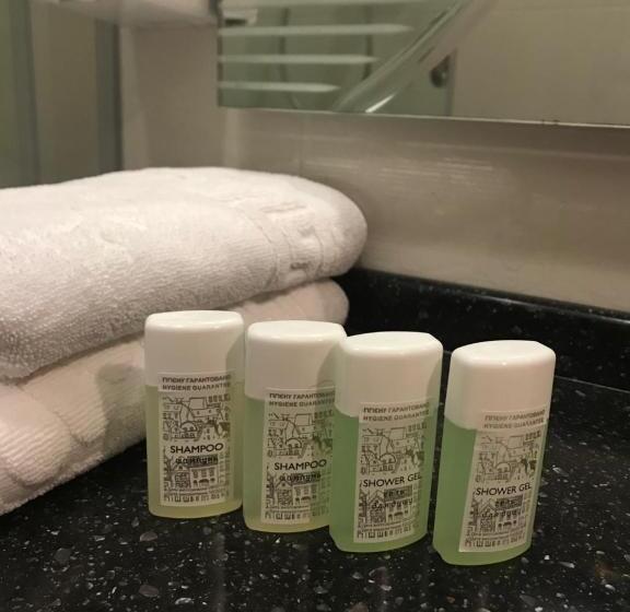 اتاق لوکس, Lavilia