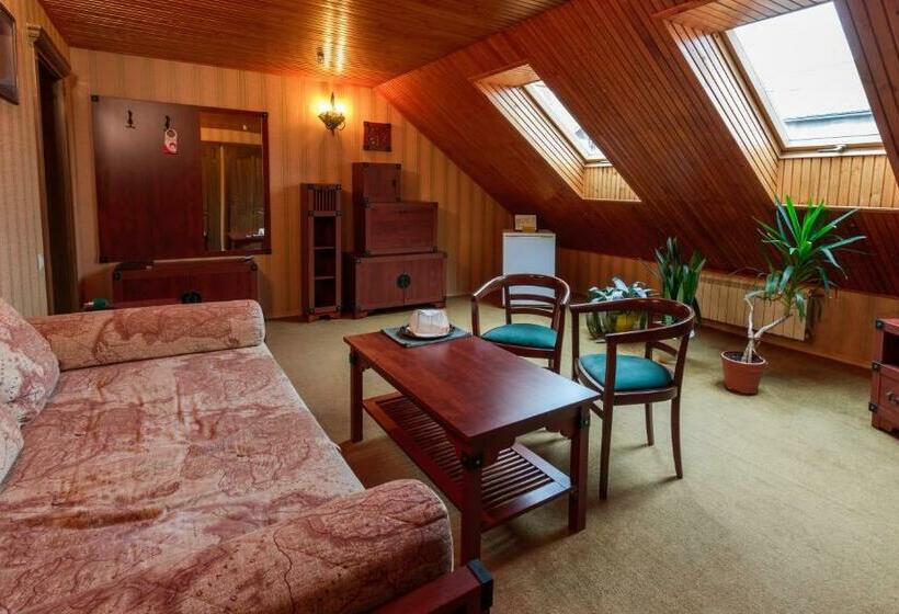 ペントハウススイート, Letuchiy Gollandets