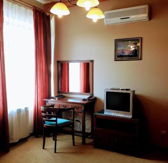 スタンダードシングルルーム, Letuchiy Gollandets